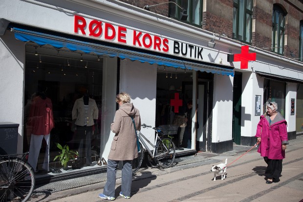 Emotion alene sundhed Røde Kors opfordrer nu til at donere tøj: Butikkerne mangler - Køge Netavis